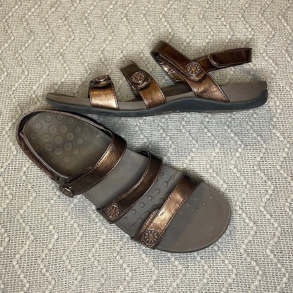 Vionic Shoes - 🎉HP🎉 Vionic Orthaheel Cathy Triple Strap Bronze Sandals